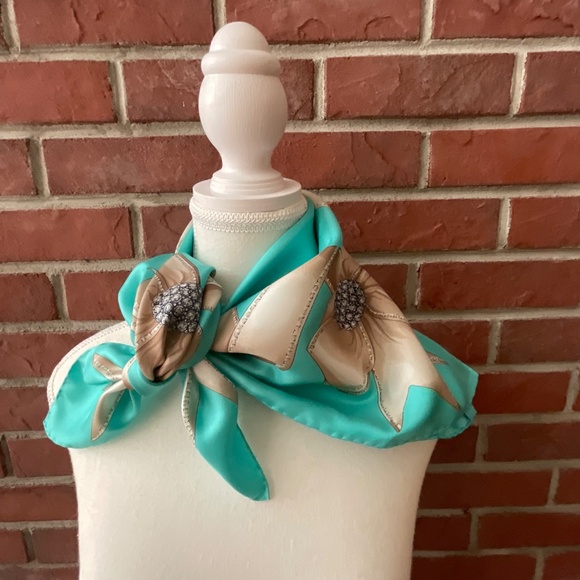 Tiffany & Co Tiffany Blue and Beige Ribbon Design Silk Scarf Hand-rolled  NEW - Picture 10 of 14